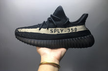 YEEZY BOOST 350 V2 Oreo