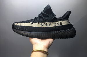 YEEZY BOOST 350 V2 Oreo